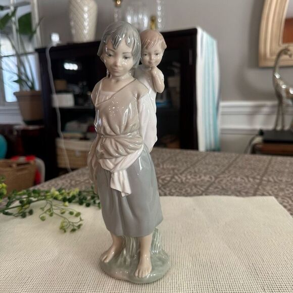 Lladro Porcelain Figurine Gypsy Girl with Brother Piggy Back Ride Vintage - Picture 1 of 9
